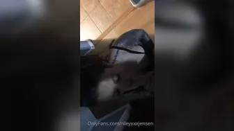 rileyxxxjensen onlyfans painted chick sucks dildo