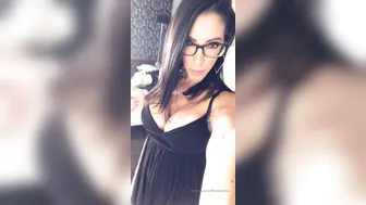 officialdavafoxx onlyfans gorgeous slut shows big ass