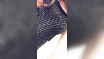 officialdavafoxx onlyfans blonde chick relish fucks the cap