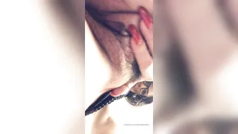 officialdavafoxx onlyfans blonde chick relish fucks the cap