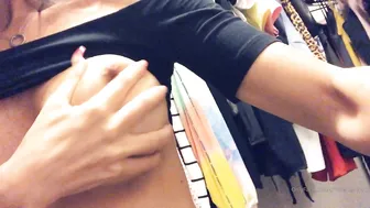 officialdavafoxx onlyfans lusty babe puts big tits