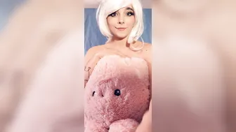 envyanne onlyfans marvelous babe shows off a gorgeous bosom