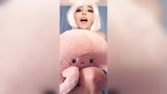 envyanne onlyfans marvelous babe shows off a gorgeous bosom