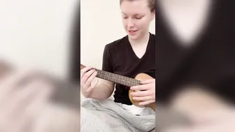 ellanovaxxx onlyfans dildo