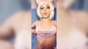 envyanne onlyfans rubs and fucks her pussy