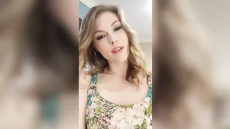 ellanovaxxx onlyfans pretty woman and her breasts