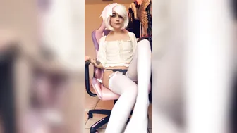 envyanne onlyfans shy chick poses naked