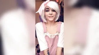 envyanne onlyfans skinny nipple pulls pussy with fingers