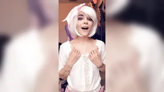 envyanne onlyfans skinny nipple pulls pussy with fingers