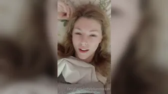 ellanovaxxx onlyfans sexy ass bitches