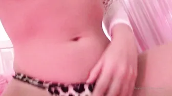 daphnedare onlyfans luxury passion fucks pussy phallus