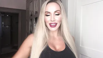 danniiharwood onlyfans pulls pussy to orgasm