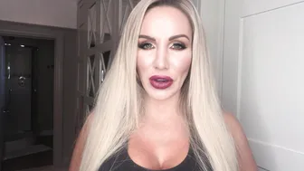 danniiharwood onlyfans pulls pussy to orgasm