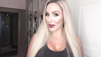 danniiharwood onlyfans pulls pussy to orgasm