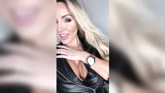 danniiharwood onlyfans pretty chick fucks pussy with black dildo