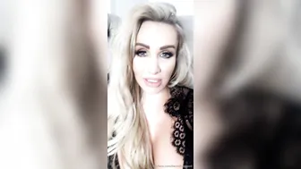 danniiharwood onlyfans nude rune opened her pussy