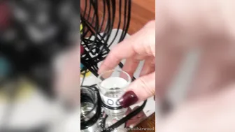 danniiharwood onlyfans juicy chick fingers her shaved holes