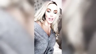 danniiharwood onlyfans busty young lady rides sex toy