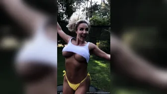 danniiharwood onlyfans cool slut on the chair