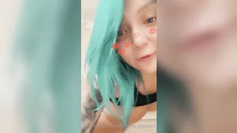 dakota_skyexxx onlyfans busty passion licks nipples