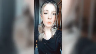 17 onlyfans greedily fucks her pussy