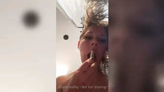 subrinasky onlyfans cute babe in stockings massages vagina with hand