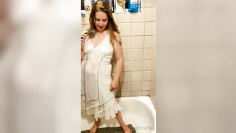 subrinasky onlyfans captivating dancing in a skirt and undressing