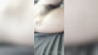 sienasunflower onlyfans beauty sensually satisfies her pussy