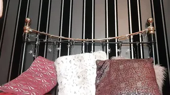 ruby_onyx onlyfans busty chick caresses big nipples