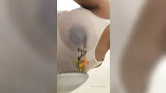 realmarinalina onlyfans hot babe gently jerks pussy
