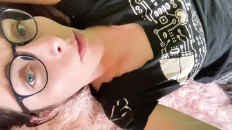 saintkatelyn onlyfans blond slut jerking off dick
