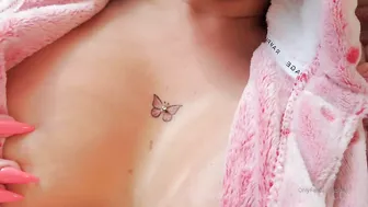 spicyj onlyfans attractive lady relish fucks vagina with a sex toy