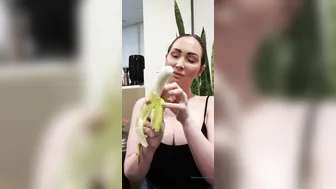 yasminscott onlyfans fucks herself with different sized dicks