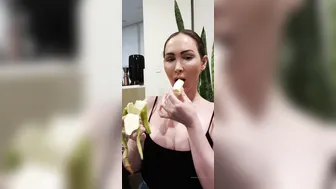 yasminscott onlyfans fucks herself with different sized dicks