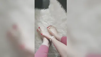 yasminscott onlyfans crazy beauty takes off her red dress