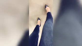 tris_love onlyfans greedily fucks herself with a toy