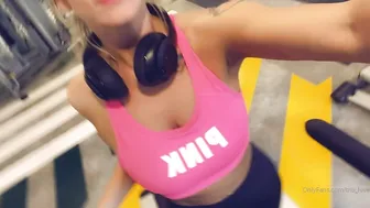 tris_love onlyfans beautiful bitch jerks off with an unusual device