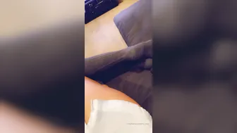 tris_love onlyfans gorgeous mare fucks pussy with phallus