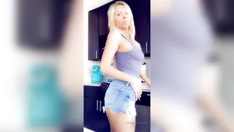 tris_love onlyfans Busty confused