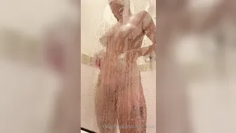 tris_love onlyfans gets squirt orgasm
