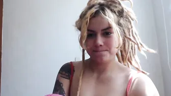 rasta_girl_ elegant slut takes off her underwear