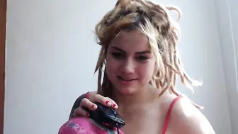 rasta_girl_ elegant slut takes off her underwear