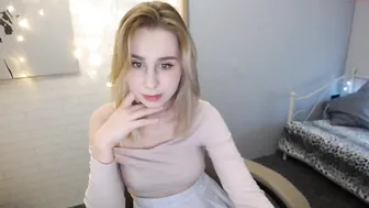 mightymia skinny bitch jerking pussy with phallus
