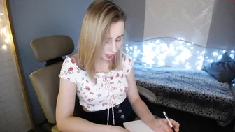 mightymia naughty woman sucks cock