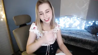 mightymia naughty woman sucks cock