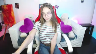 lucky_leslie crazy bitch furiously masturbating cunt