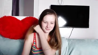 toxl Solo caresses