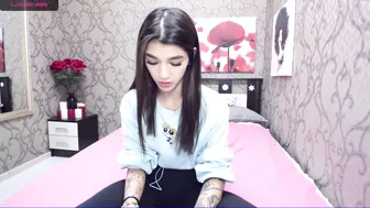 your_petite_dream clockwork whore squeezes cap