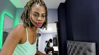 thiare_dixon depraved plays with her holes
