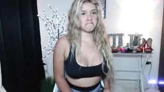 lulu_lopez shrew priestess passionately caresses pussy